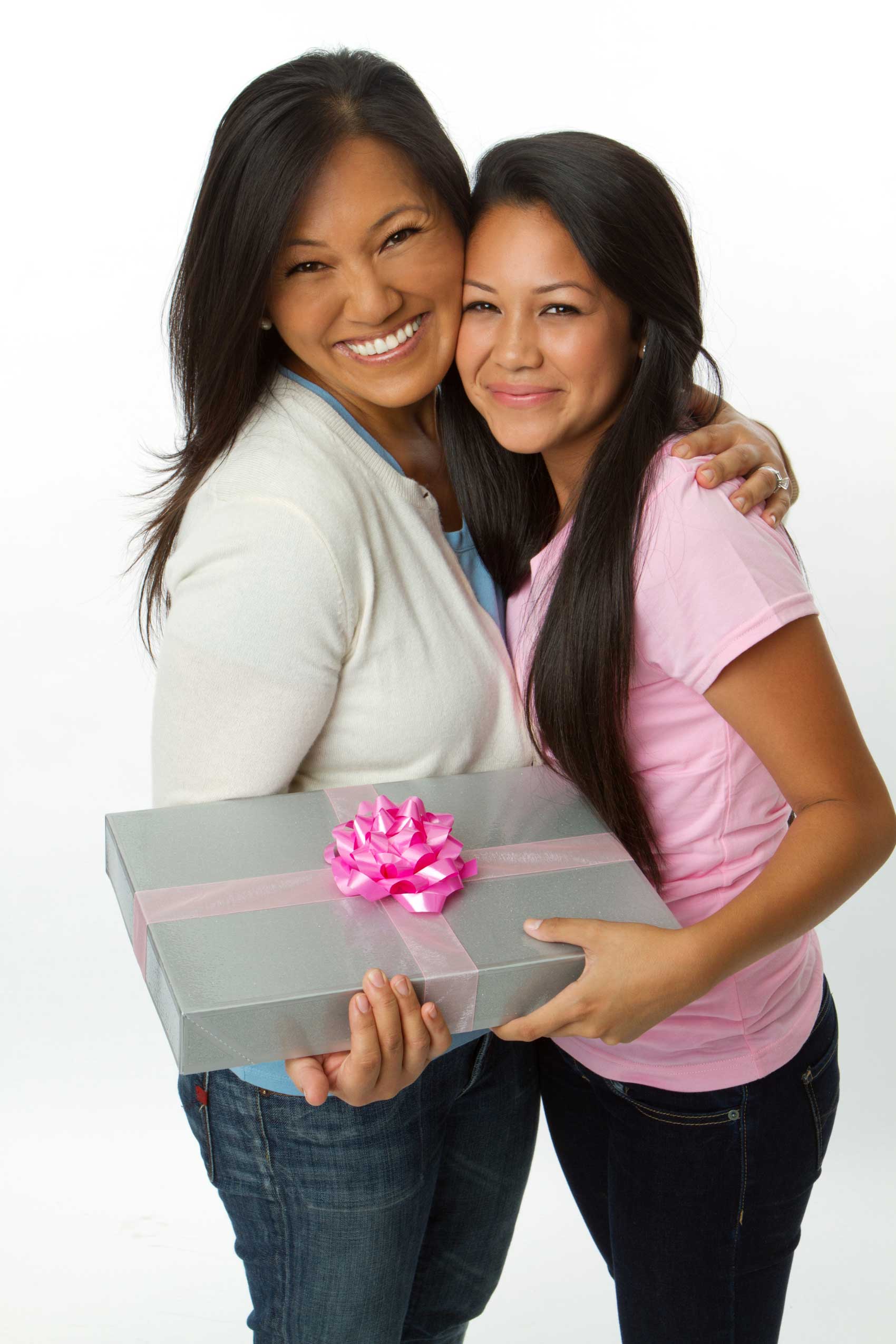 Master Your Gift-Giving Skills This Holiday Season with These 20+ Tips!